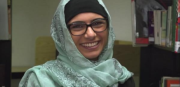  Mia Khalifa Takes Off Hijab and Clothes in Library (mk13825)